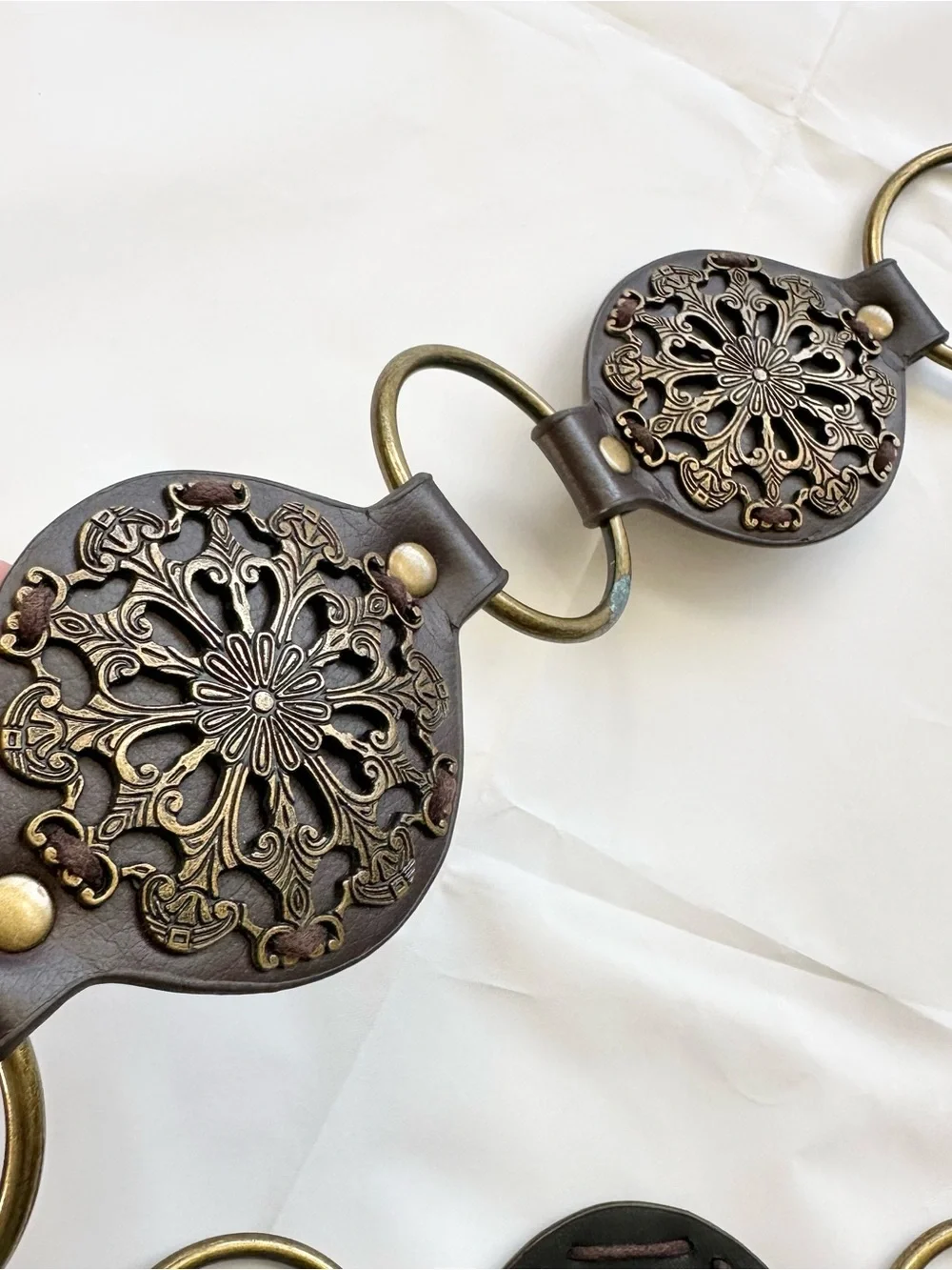 Brown/ bronze leather concho medallion belt, size M/L